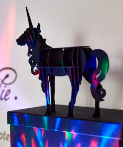 Alternative view of Licorne en carton