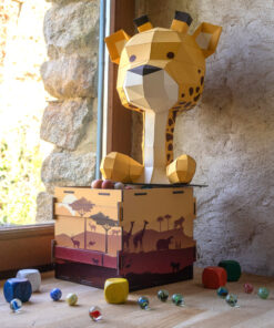 Alternative view of Petite Girafe Surprise