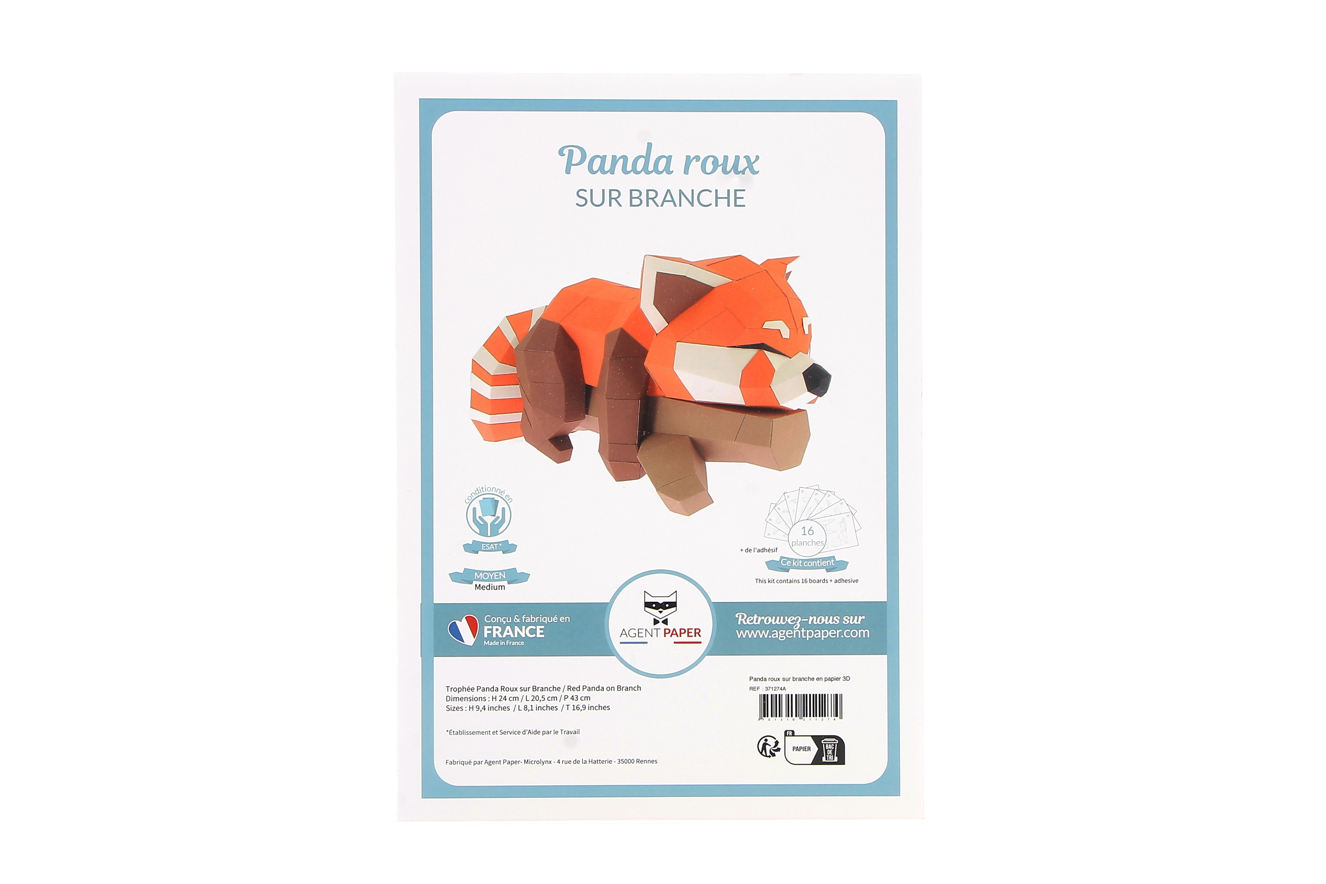 Panda roux sur branche en papier – Image 3