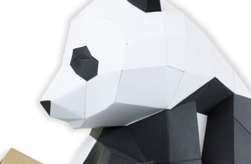 Grand panda sur branche en papier 3D – Image 3