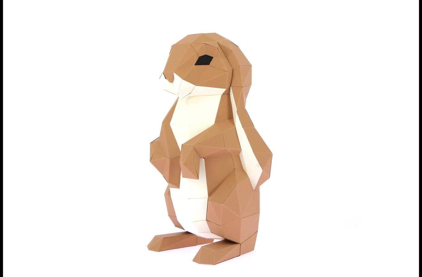 Lapin debout en papier