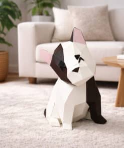 Alternative view of Bouledogue assis en papier